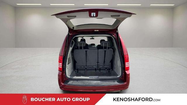 2010 Chrysler Town & Country Touring
