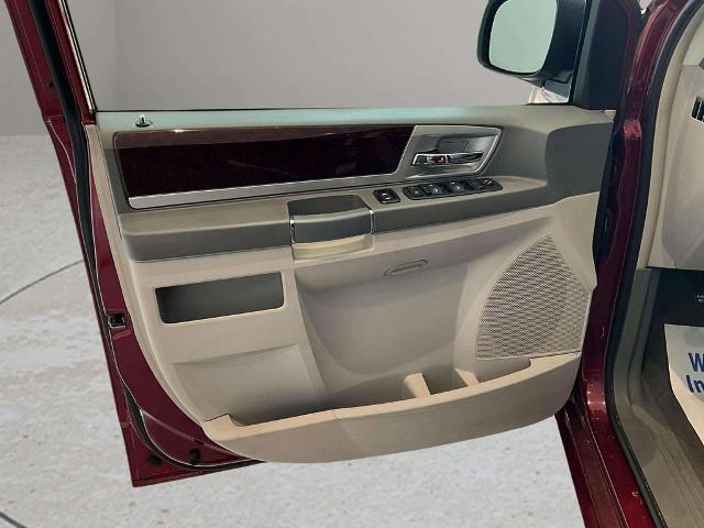 2010 Chrysler Town & Country Touring