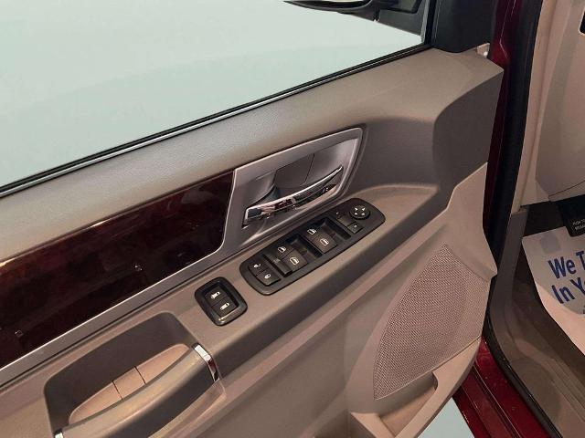2010 Chrysler Town & Country Touring