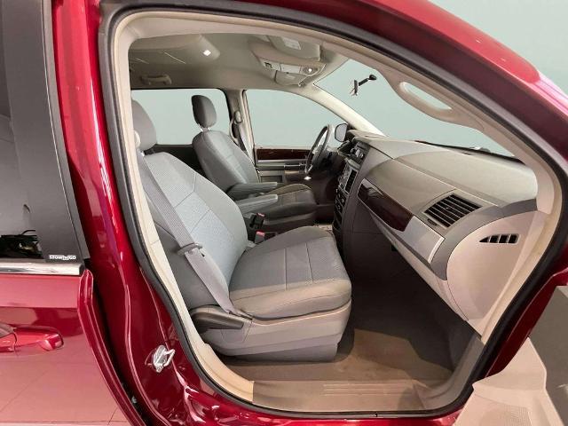 2010 Chrysler Town & Country Touring