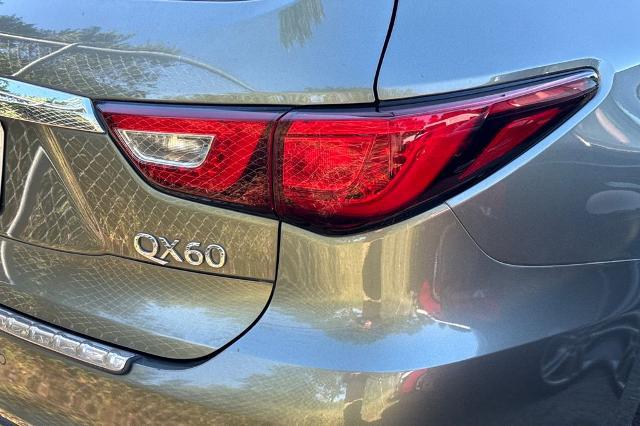 2017 INFINITI QX60 Base
