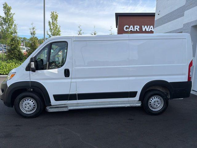 2025 Ram ProMaster 2500 Cargo Van Tradesman Low Roof 136" WB w/Pass Seat