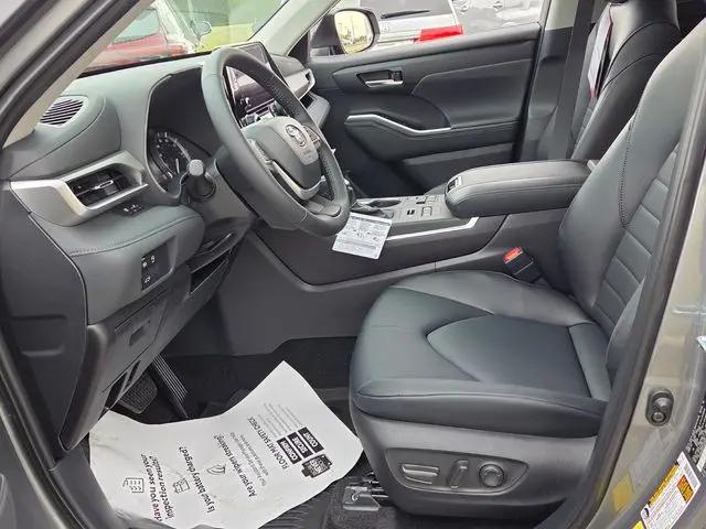 2026 Toyota Highlander XLE