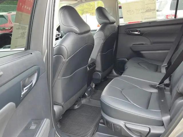 2026 Toyota Highlander XLE