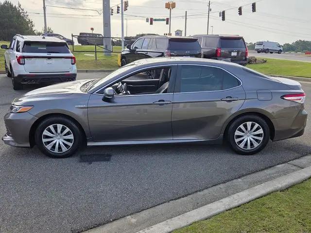 2020 Toyota Camry LE Hybrid