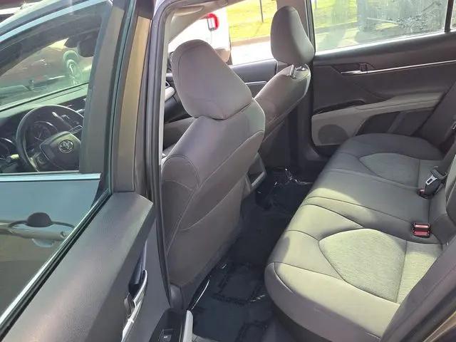 2020 Toyota Camry LE Hybrid