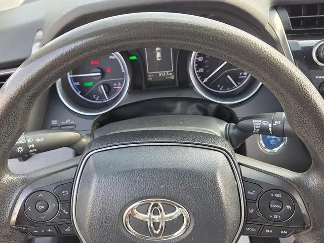 2020 Toyota Camry LE Hybrid
