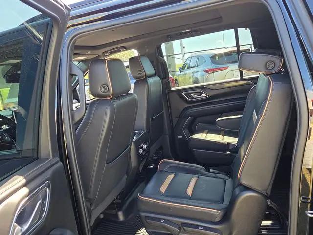 2022 GMC Yukon XL 4WD AT4