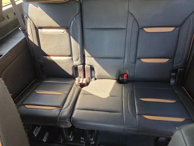 2022 GMC Yukon XL 4WD AT4