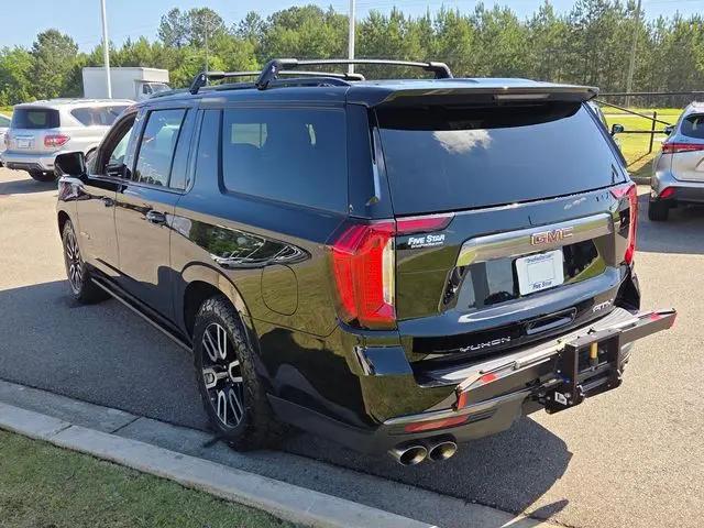 2022 GMC Yukon XL 4WD AT4