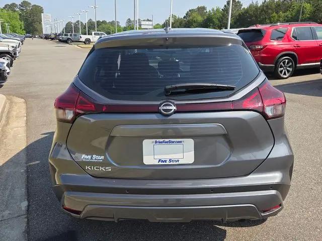 2025 Nissan Kicks S