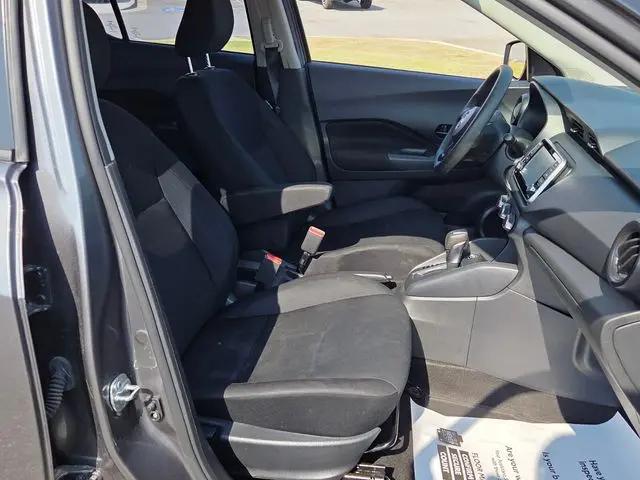 2025 Nissan Kicks S