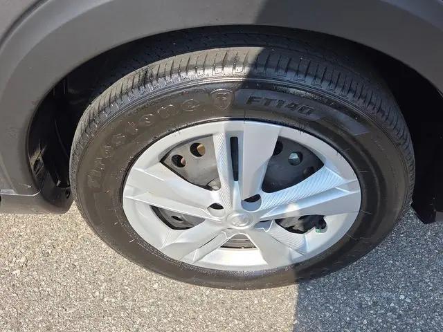 2025 Nissan Kicks S