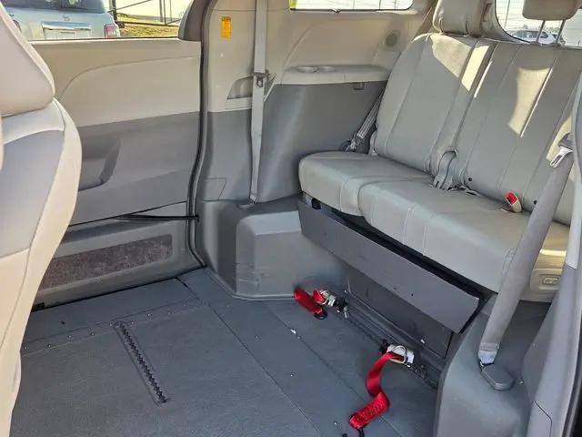 2014 Toyota Sienna Limited V6 7 Passenger