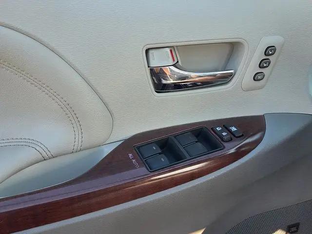 2014 Toyota Sienna Limited V6 7 Passenger