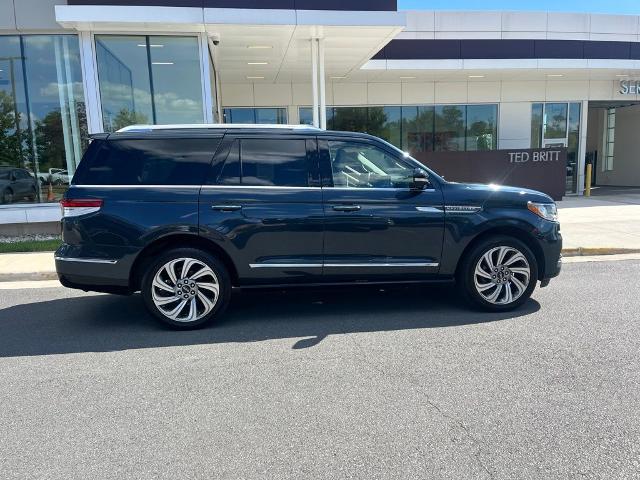 2022 Lincoln Navigator Standard