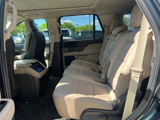 2022 Lincoln Navigator Standard