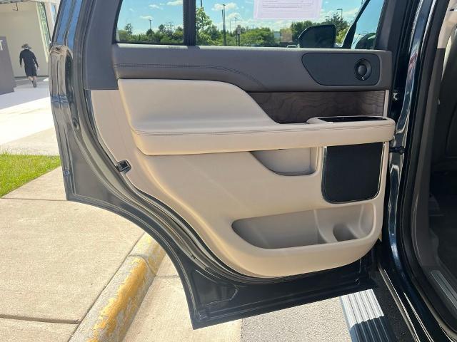 2022 Lincoln Navigator Standard
