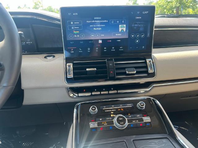 2022 Lincoln Navigator Standard