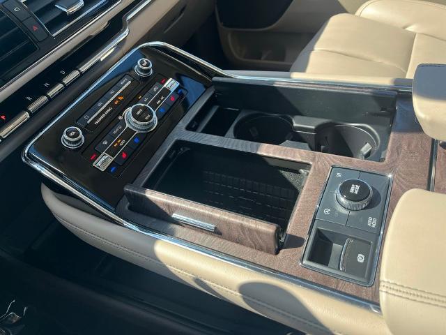 2022 Lincoln Navigator Standard