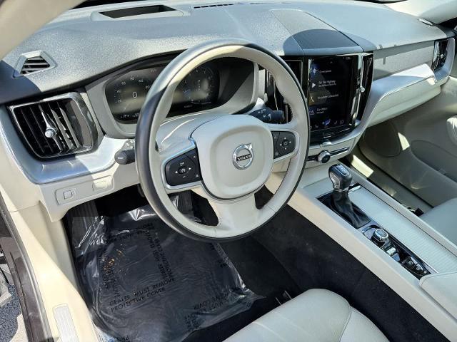 2021 Volvo XC60 T5 Momentum
