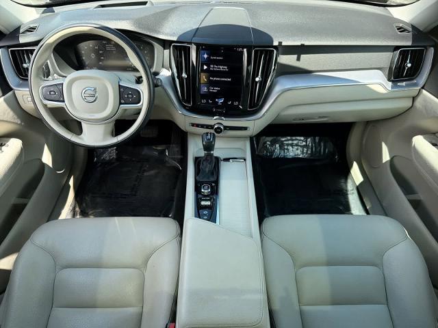 2021 Volvo XC60 T5 Momentum