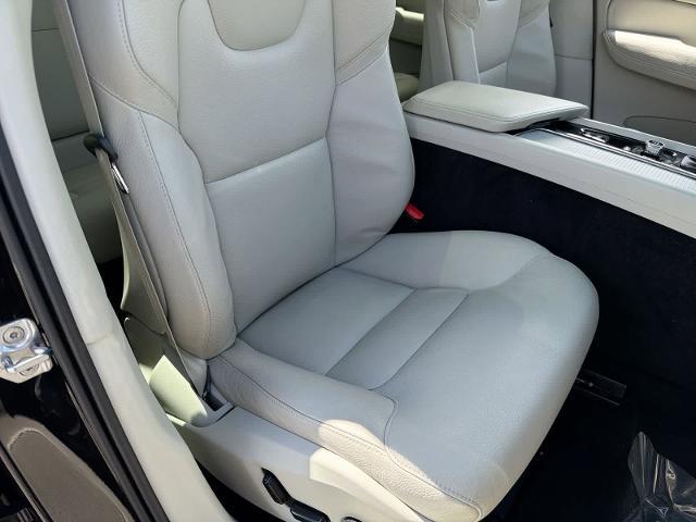 2021 Volvo XC60 T5 Momentum