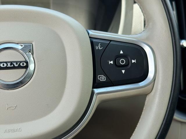 2021 Volvo XC60 T5 Momentum