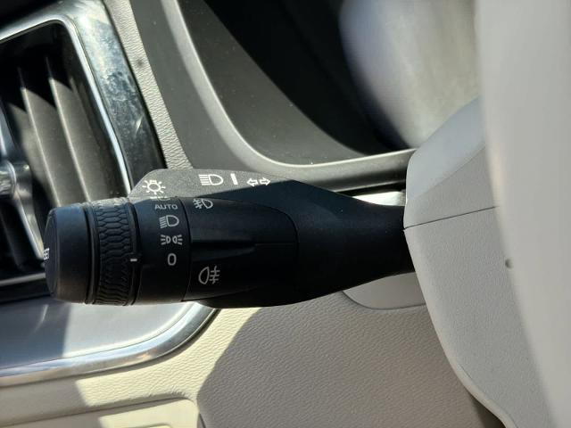 2021 Volvo XC60 T5 Momentum