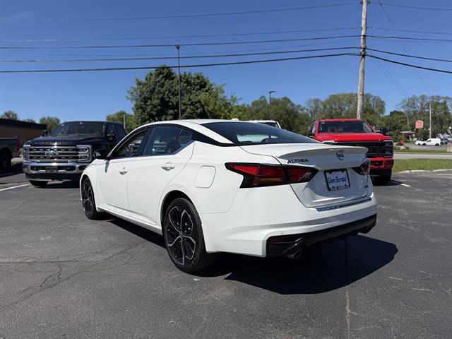 2023 Nissan Altima SR Intelligent AWD