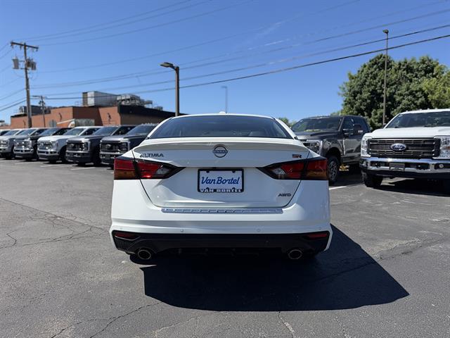 2023 Nissan Altima SR Intelligent AWD
