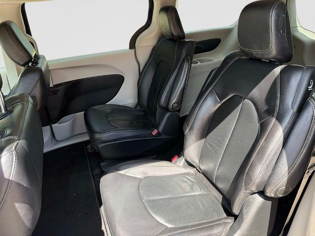 2022 Chrysler Pacifica Hybrid Touring L