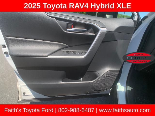 2025 Toyota RAV4 Hybrid XLE