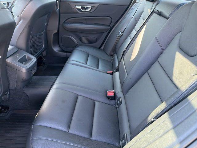 2023 Volvo S60 B5 Plus Dark Theme