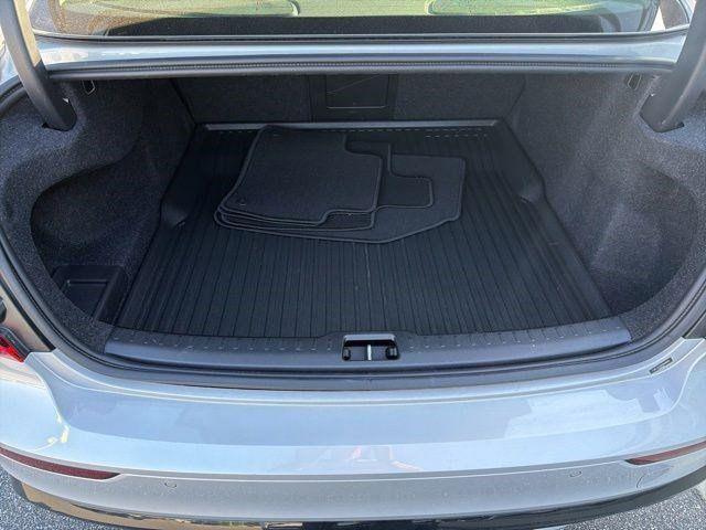 2023 Volvo S60 B5 Plus Dark Theme