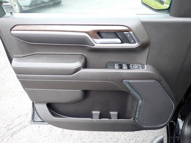 2022 GMC Sierra 1500 4WD Crew Cab Short Box Elevation
