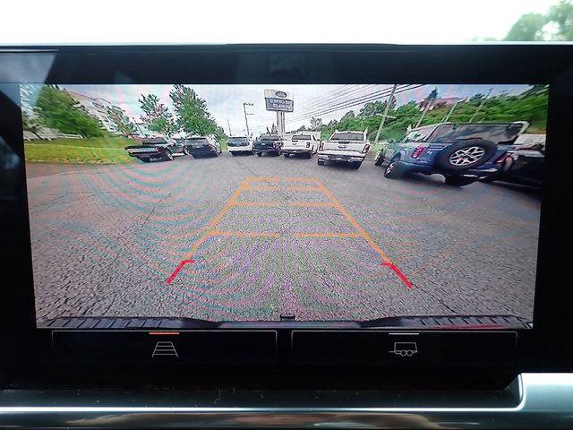 2022 GMC Sierra 1500 4WD Crew Cab Short Box Elevation