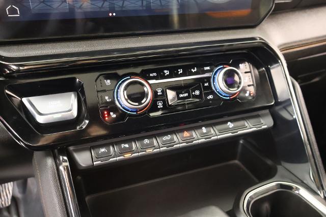 2023 GMC Sierra 1500 4WD Crew Cab Short Box AT4