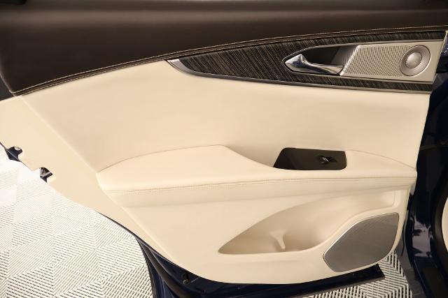 2019 Lincoln Nautilus Black Label