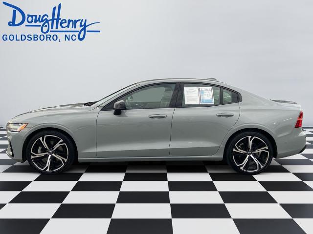 2024 Volvo S60 B5 Plus Dark Theme