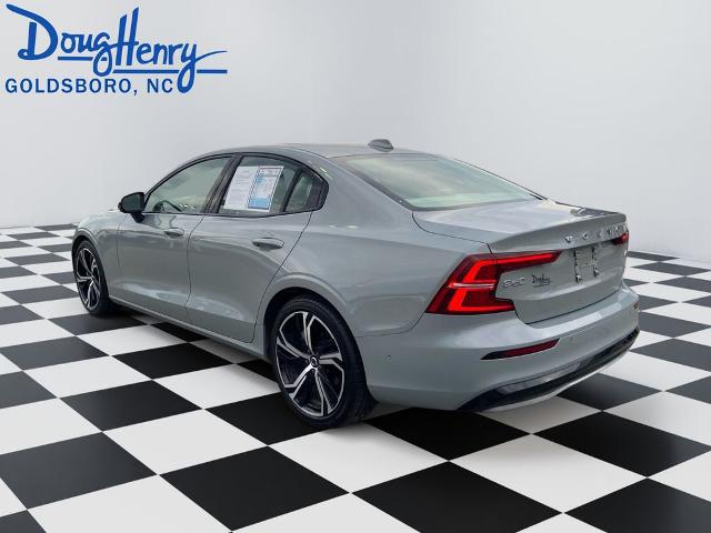 2024 Volvo S60 B5 Plus Dark Theme