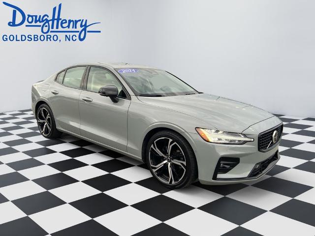 2024 Volvo S60 B5 Plus Dark Theme