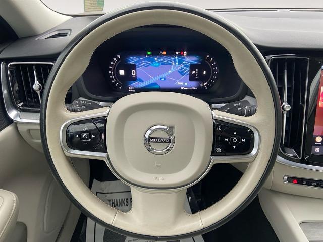 2024 Volvo S60 B5 Plus Dark Theme