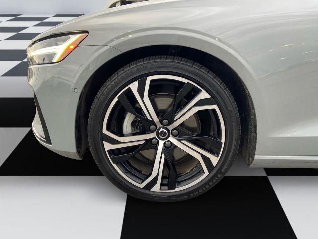 2024 Volvo S60 B5 Plus Dark Theme