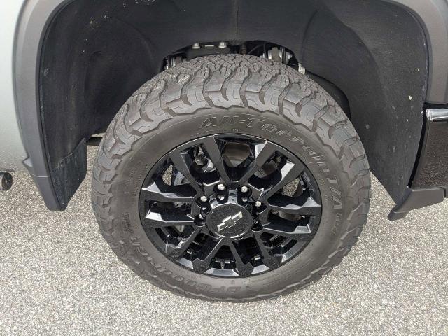 2025 Chevrolet Silverado 2500HD 4WD Crew Cab Standard Bed LTZ