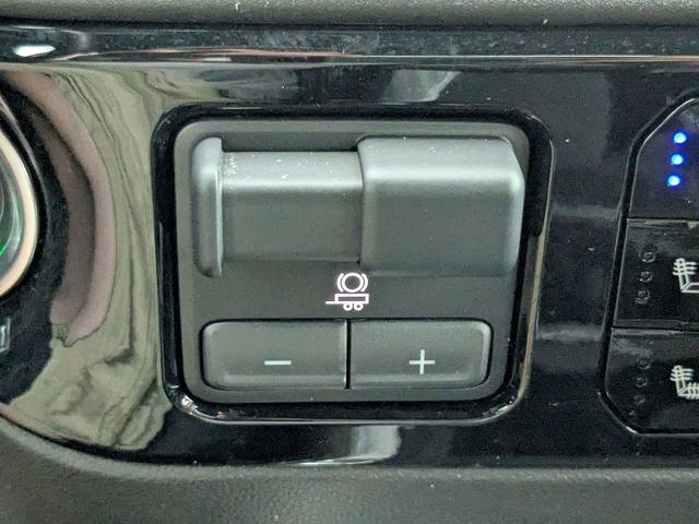 2025 Chevrolet Silverado 2500HD 4WD Crew Cab Standard Bed LTZ