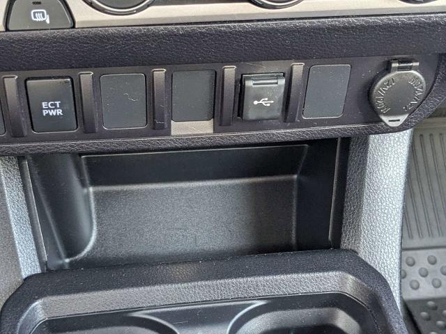 2022 Toyota Tacoma SR V6