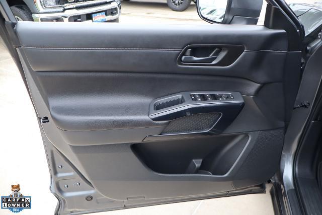 2024 Nissan Pathfinder SV FWD