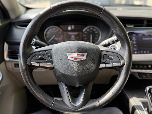 2022 Cadillac XT4 AWD Luxury