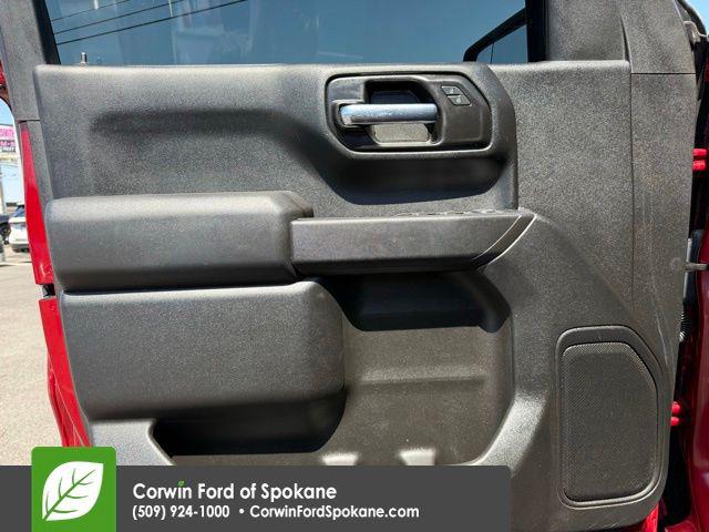 2022 Chevrolet Silverado 1500 4WD Crew Cab Short Bed Custom